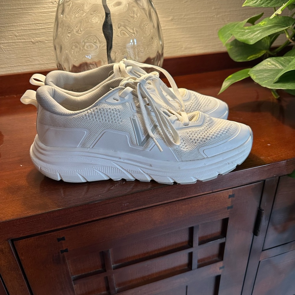 White Vionic athletic shoes